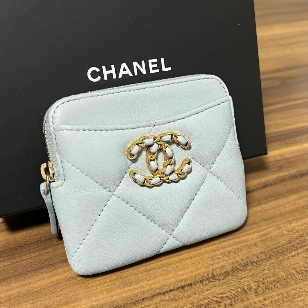 CHANEL(シャネル)の⭐️美品 32番台⭐️シャネル CHANEL19 ディズヌフ 財布 コインケース レディースのファッション小物(コインケース)の商品写真