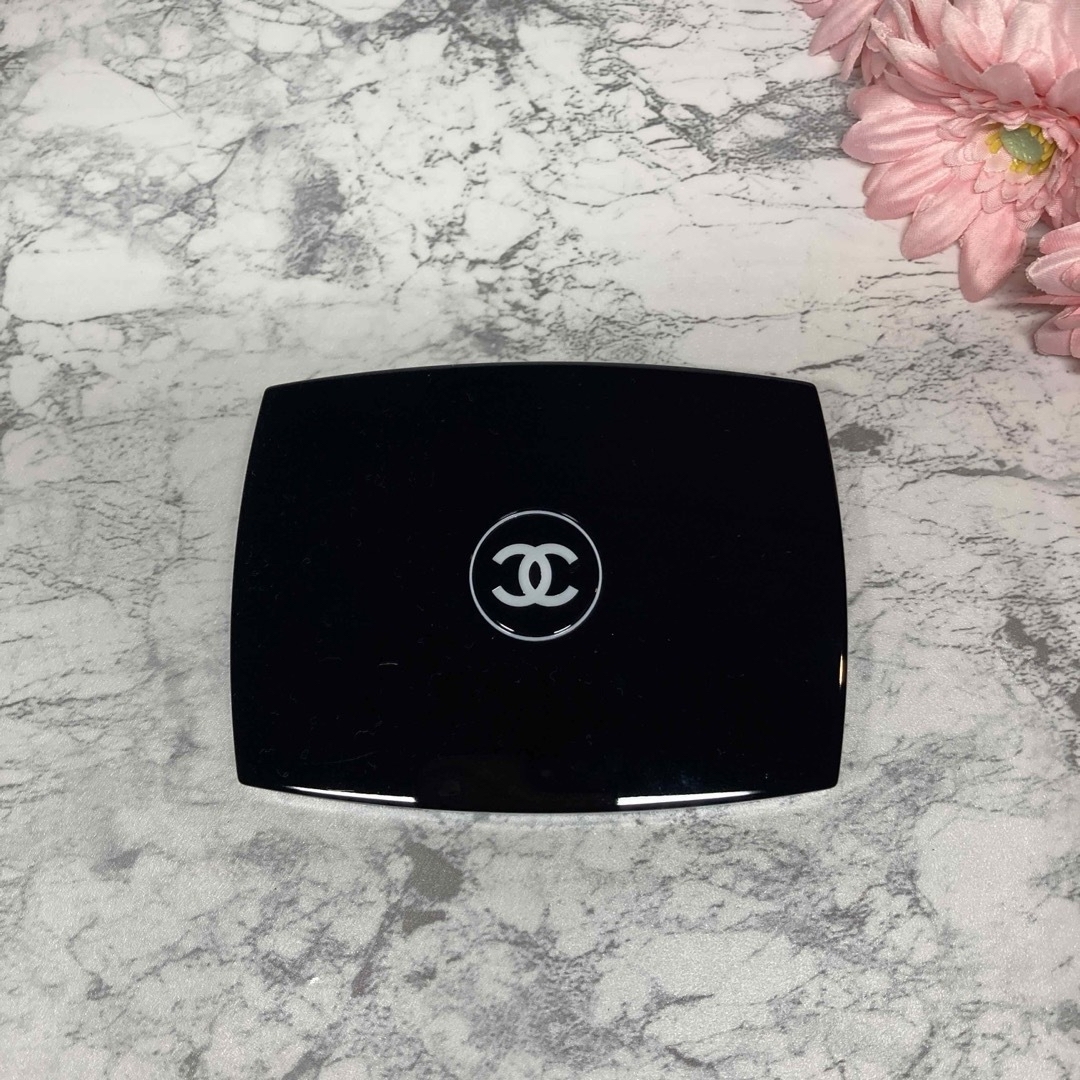 CHANEL(シャネル)の【シャネル✨ファンデーション❤︎新品/未使用】ドゥーブル タン プードゥレ59 コスメ/美容のベースメイク/化粧品(ファンデーション)の商品写真