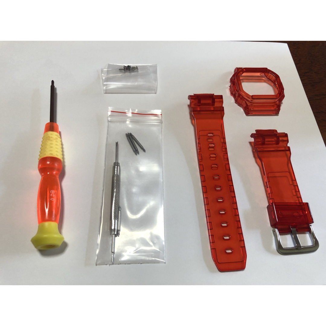G-SHOCK カスタム 5600系用ベゼル&ベルト 赤　工具付き ハンドメイドの素材/材料(各種パーツ)の商品写真