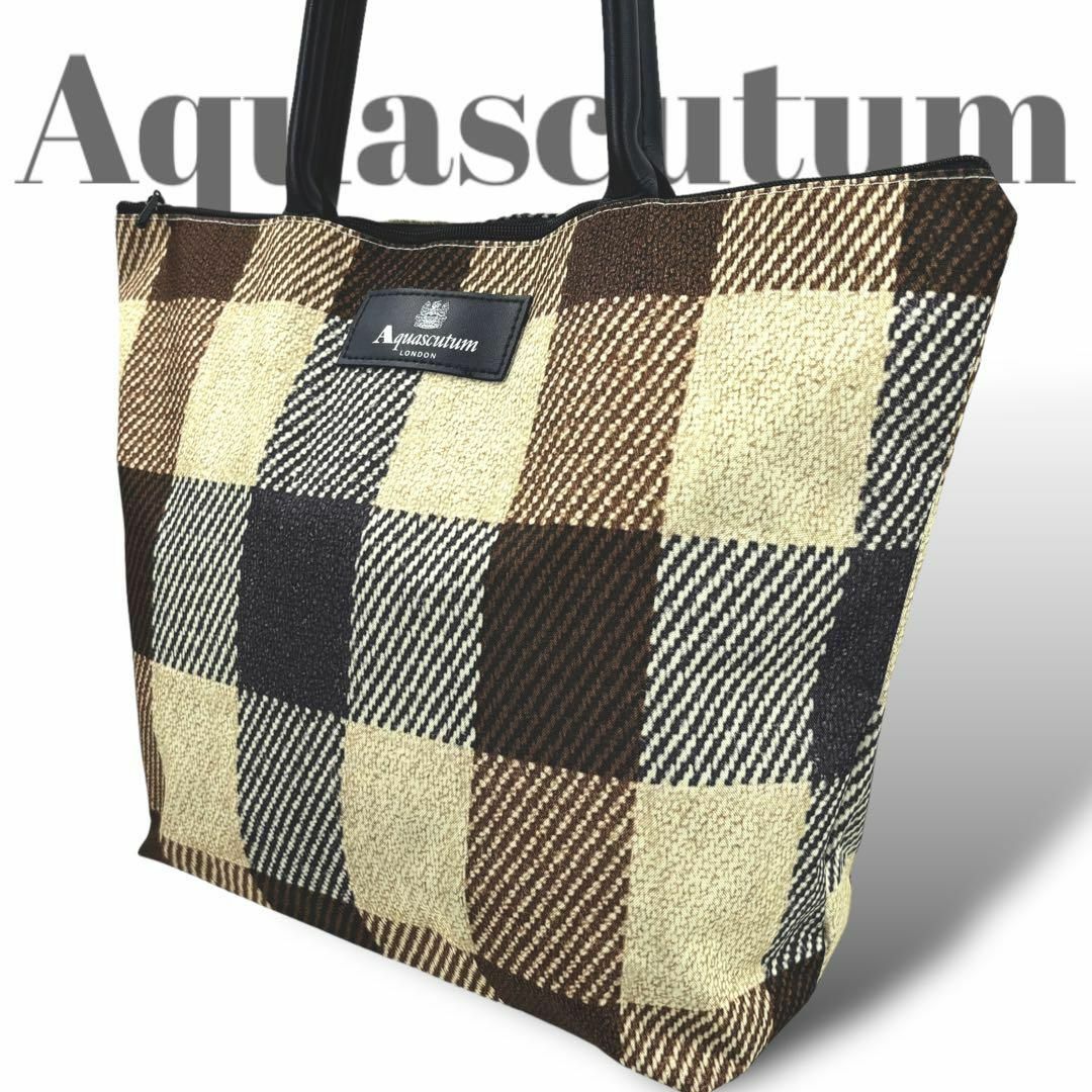 AQUA SCUTUM(アクアスキュータム)のアクアスキュータム　チェック　トートバッグ　A4収納可　肩がけ レディースのバッグ(トートバッグ)の商品写真