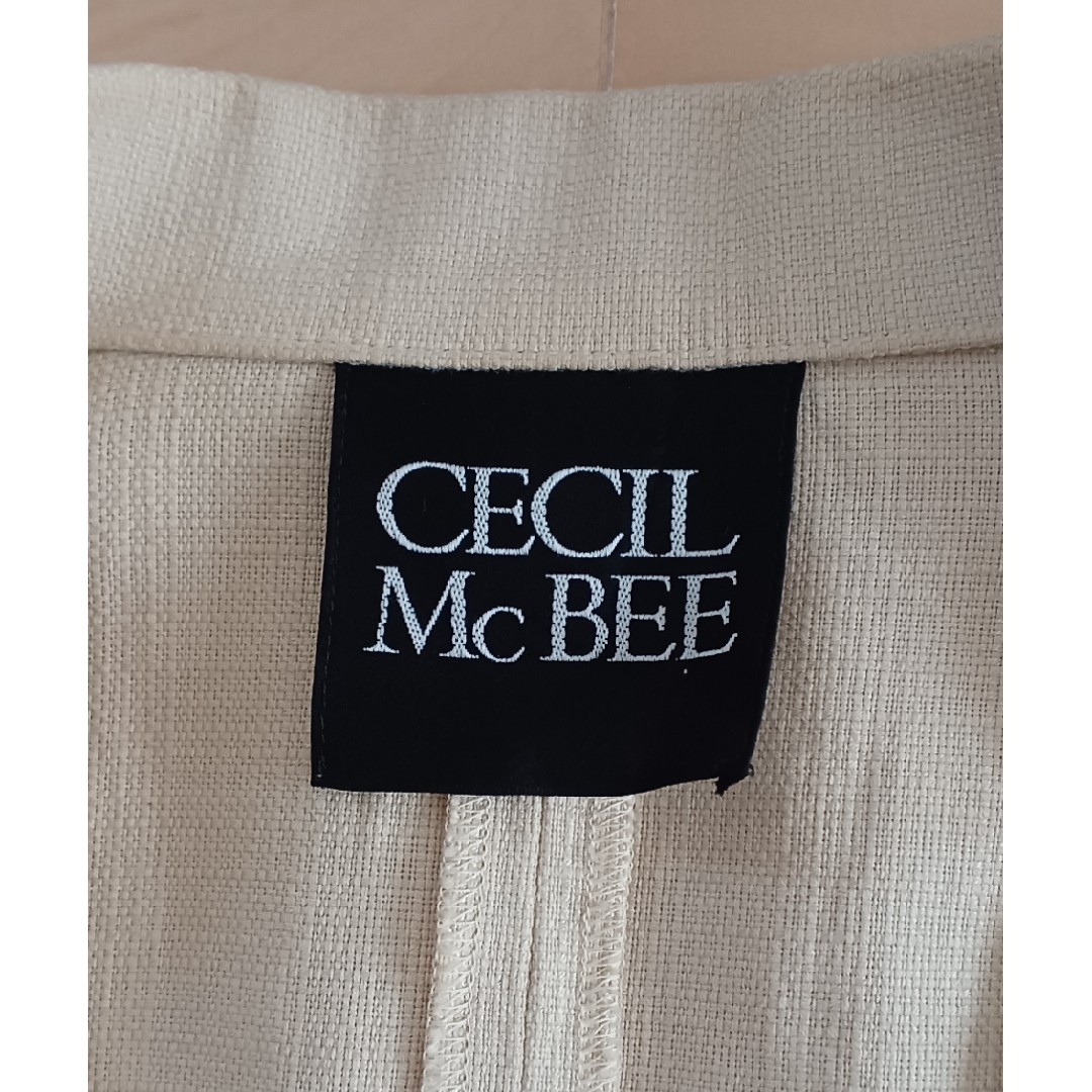 CECIL McBEE(セシルマクビー)の【専用】CFCIL  Mc BEE ジャケット　春　夏　　麻 レディースのジャケット/アウター(テーラードジャケット)の商品写真