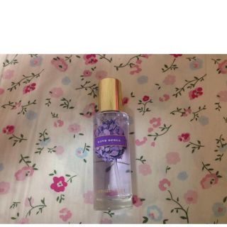 ヴィクトリアズシークレット(Victoria's Secret)のヴィクシー♥️ラブスペル30mL(香水(女性用))