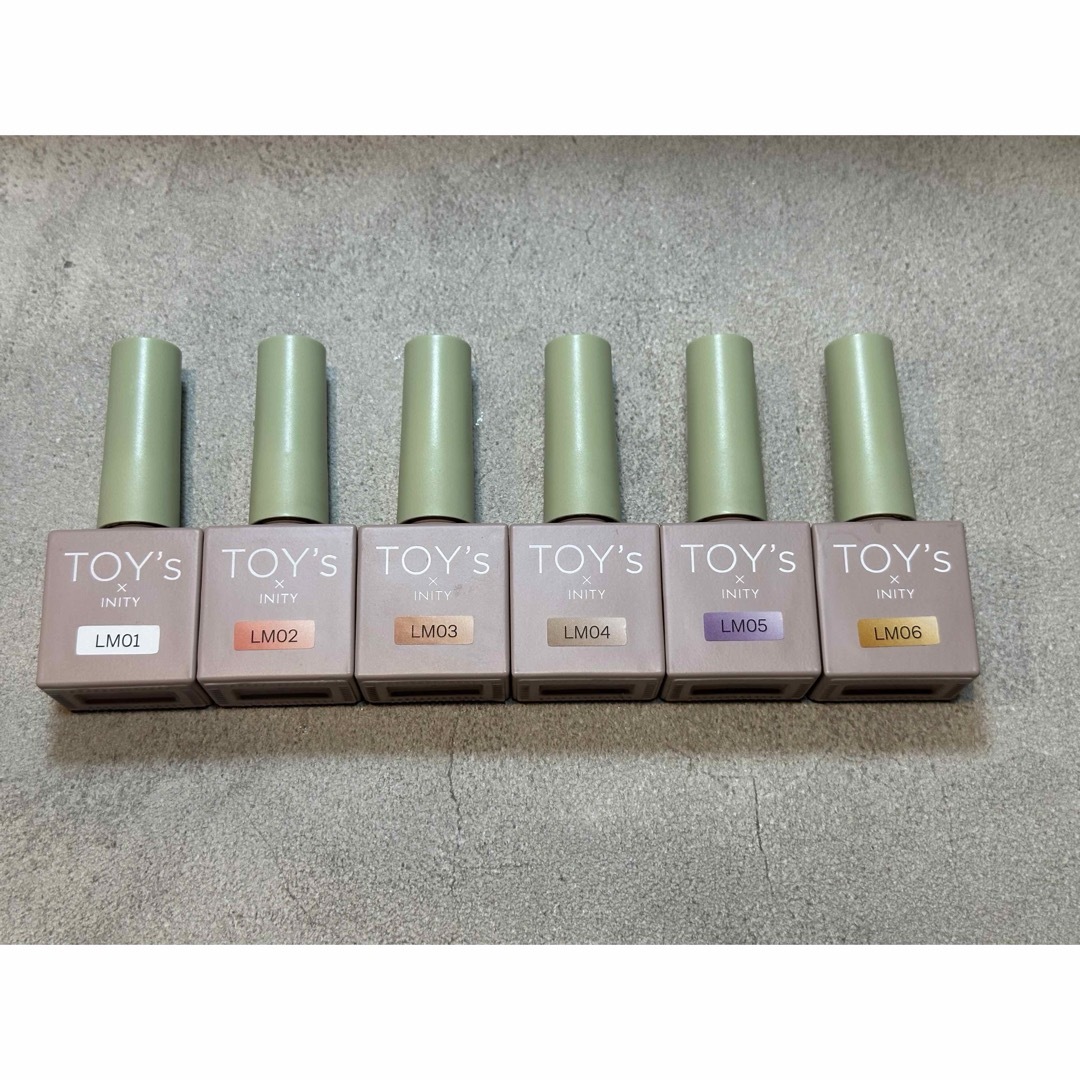 TOY's × INITY ラテマグコレクション コスメ/美容のネイル(カラージェル)の商品写真