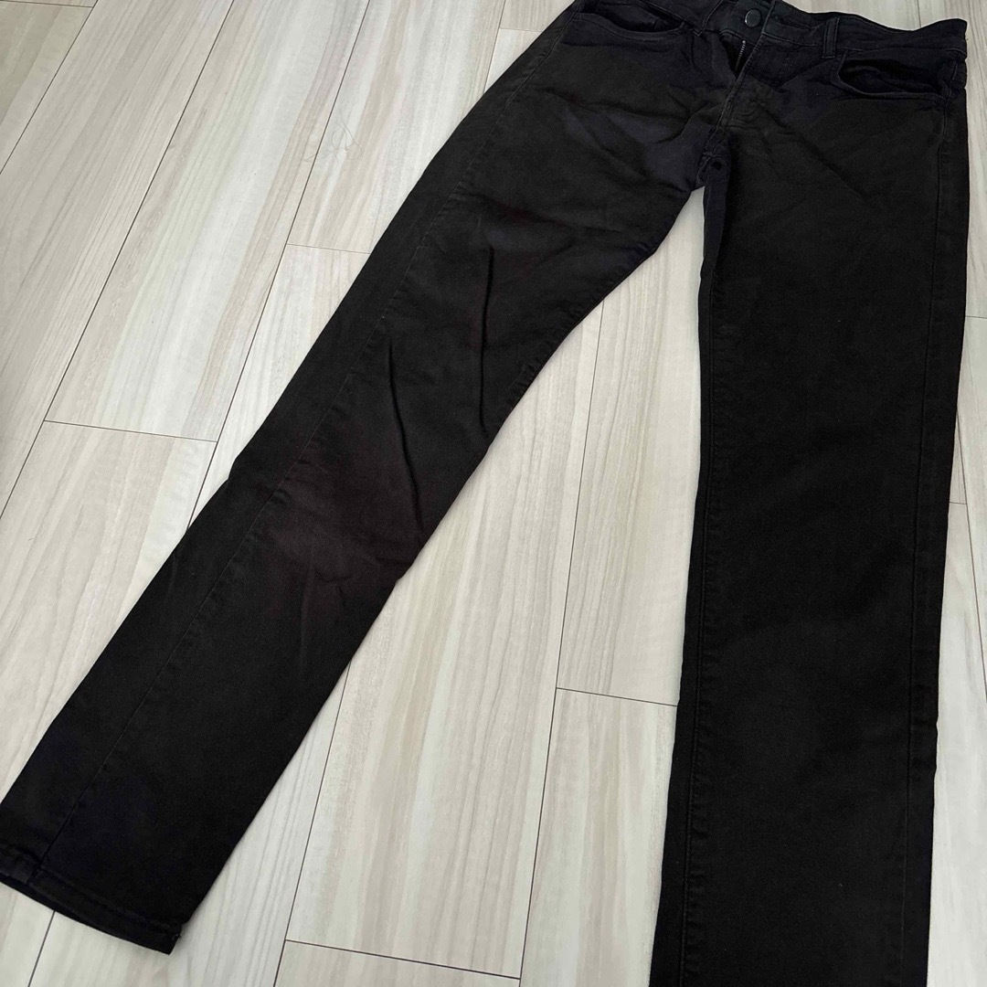 UNIQLO(ユニクロ)のユニクロ　メンズ　ブラック　パンツ　デニム メンズのパンツ(デニム/ジーンズ)の商品写真