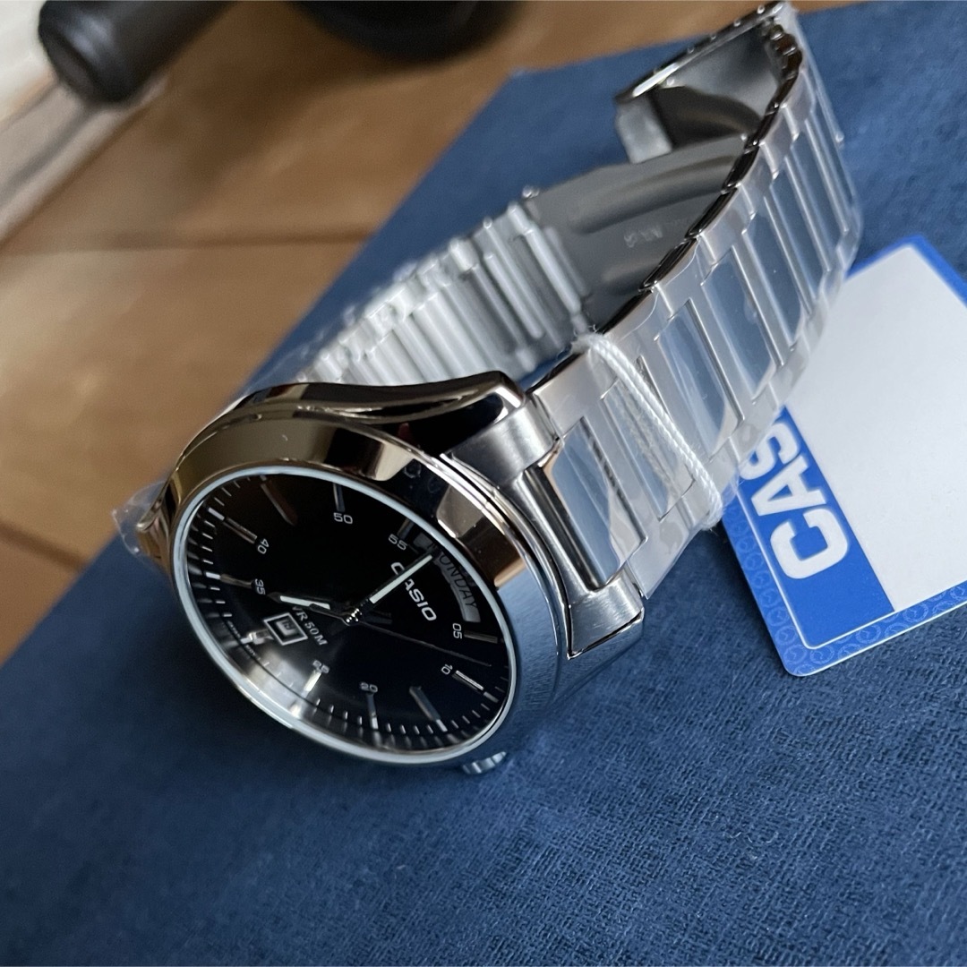 CASIO(カシオ)の【限定1 本】カシオ　アナログ腕時計　新品　レトロシンプルデザイン　海外モデル メンズの時計(腕時計(アナログ))の商品写真