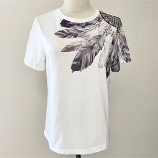 シーイン(SHEIN)の１回着　シーイン　羽デザイン　Ｔシャツ(Tシャツ(半袖/袖なし))