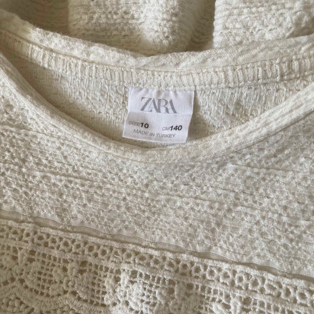 ZARA KIDS(ザラキッズ)のZARAザラキッズ┄▸◂アンティーク調レース切替ナチュラルトップス140 キッズ/ベビー/マタニティのキッズ服女の子用(90cm~)(ブラウス)の商品写真