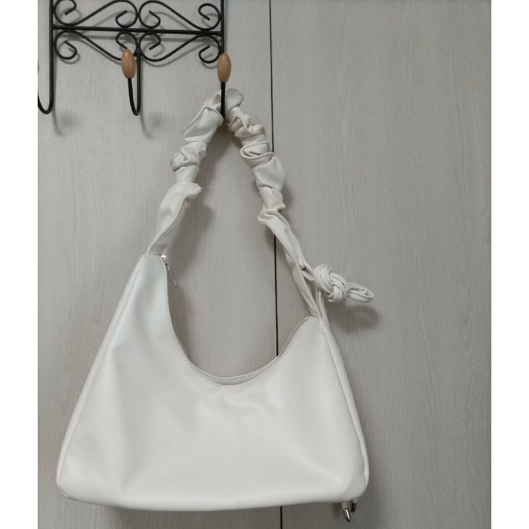 リュミエ　ワンハンドルギャザーデザインバッグ レディースのバッグ(ショルダーバッグ)の商品写真