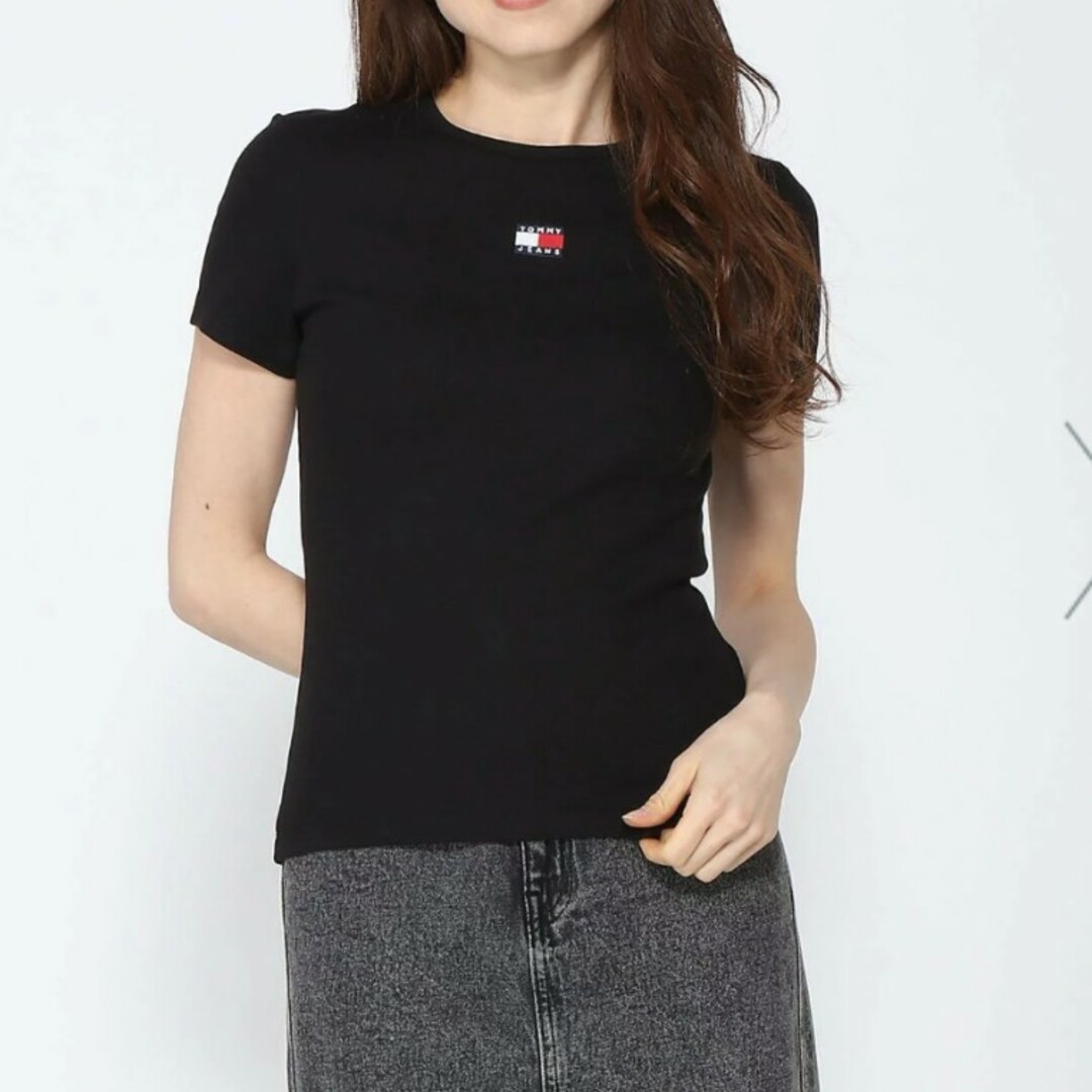 TOMMY HILFIGER(トミーヒルフィガー)のTOMMYHILFIGER　スリムバッジリブTシャツ レディースのトップス(Tシャツ(半袖/袖なし))の商品写真