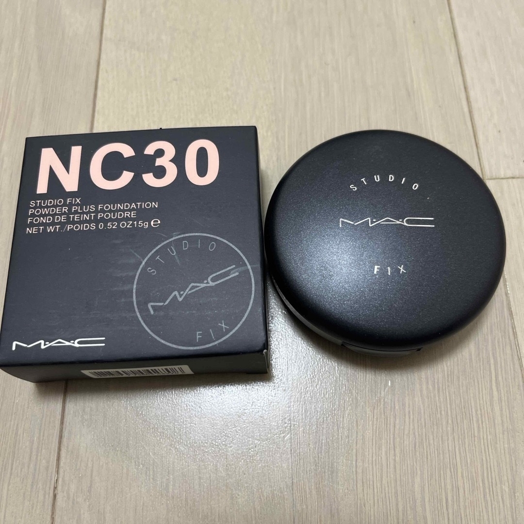 MAC(マック)の新品MAC スタジオフィックス パウダー プラス ファンデーション NC30 コスメ/美容のベースメイク/化粧品(ファンデーション)の商品写真