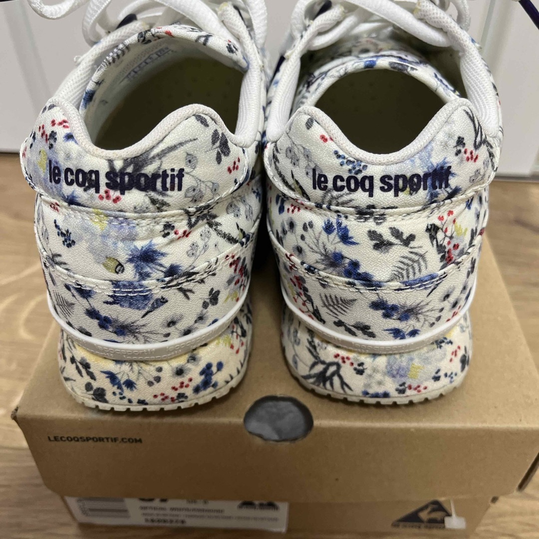 le coq sportif(ルコックスポルティフ)のle coq sportif ECLAT W PORCELAINE 23.5 レディースの靴/シューズ(スニーカー)の商品写真