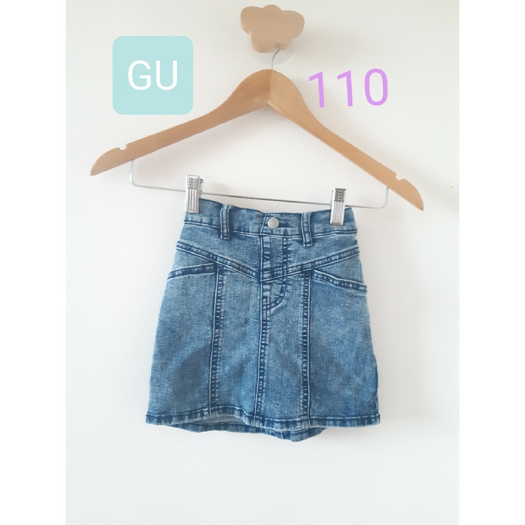 GU(ジーユー)のgu デニム ミニ スカート 110 キッズ/ベビー/マタニティのキッズ服女の子用(90cm~)(スカート)の商品写真