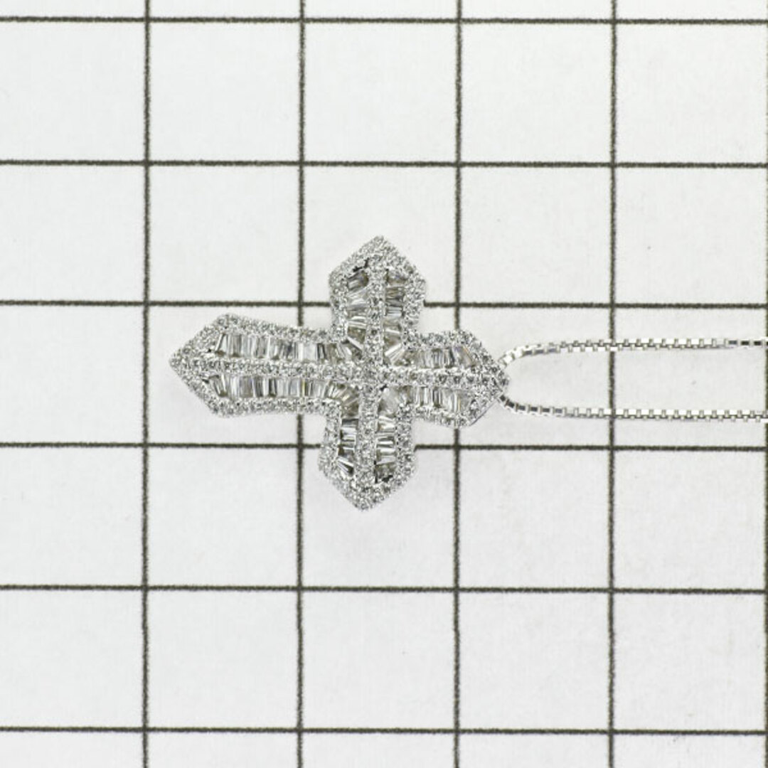 K18WG ダイヤモンド ペンダントネックレス 0.70ct クロス レディースのアクセサリー(ネックレス)の商品写真