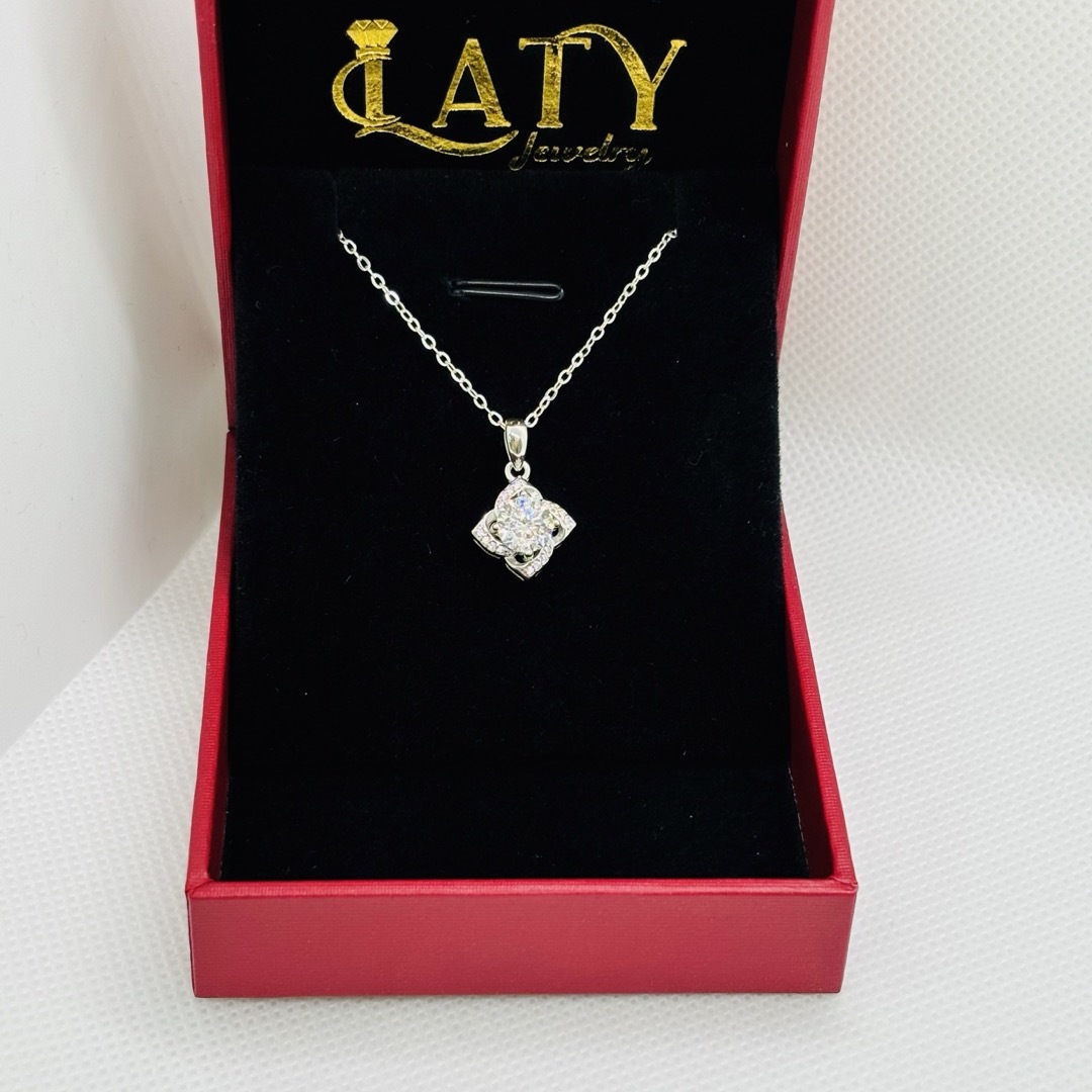 S925シルバー、モアサナイトダイヤモンド　女性ネックレス　送料無料 レディースのアクセサリー(ネックレス)の商品写真
