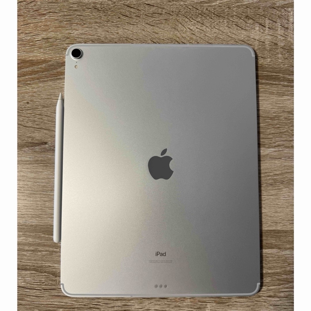 Apple(アップル)のiPad Pro 12.9インチ 第3世代 256GB シルバー　付属品あり スマホ/家電/カメラのPC/タブレット(タブレット)の商品写真