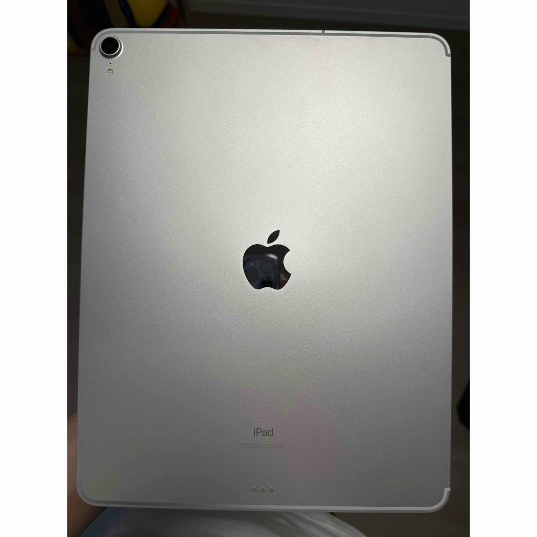 Apple(アップル)のiPad Pro 12.9インチ 第3世代 256GB シルバー　付属品あり スマホ/家電/カメラのPC/タブレット(タブレット)の商品写真