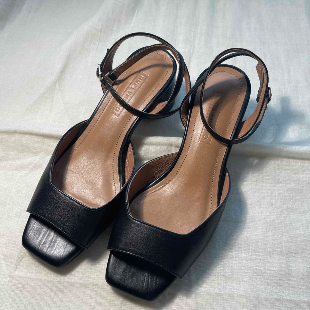 Gemma Linn スクエアーストラップサンダル レディースの靴/シューズ(サンダル)の商品写真