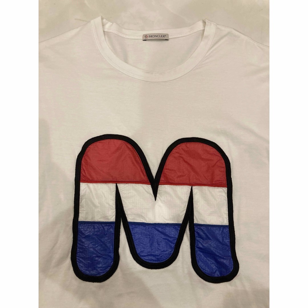 MONCLER(モンクレール)のLサイズ】モンクレール　MONCLER 半袖Tシャツ　ホワイト　センターMロゴ白 メンズのトップス(Tシャツ/カットソー(半袖/袖なし))の商品写真