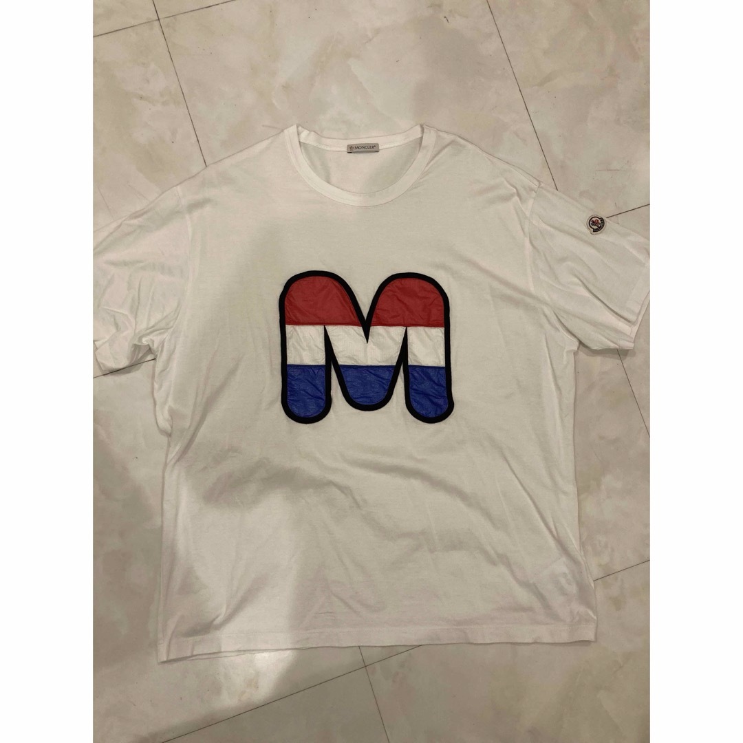 MONCLER(モンクレール)のLサイズ】モンクレール　MONCLER 半袖Tシャツ　ホワイト　センターMロゴ白 メンズのトップス(Tシャツ/カットソー(半袖/袖なし))の商品写真