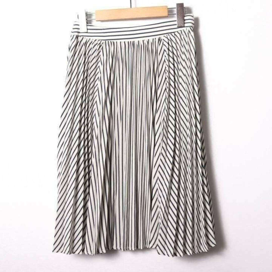 JENEVIEVE(ジュネヴィエーブ)のjenevieve　新品　ジュネヴィエーブ　プリーツスカート　Size S レディースのスカート(ひざ丈スカート)の商品写真
