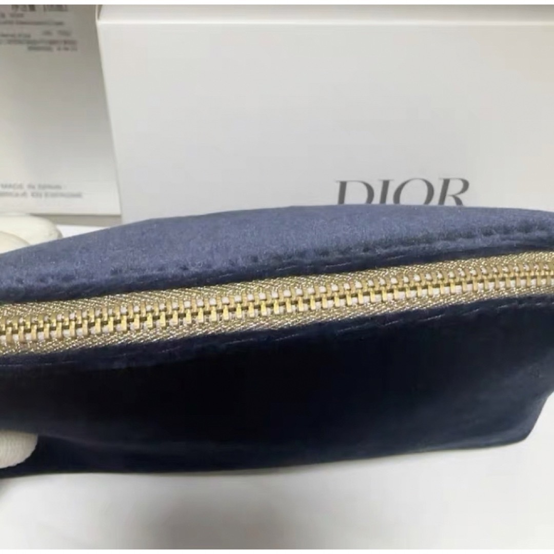 Christian Dior(クリスチャンディオール)の新品　限定非売品Diorポーチ ネイビー ベロア ホリデー レディースのファッション小物(ポーチ)の商品写真