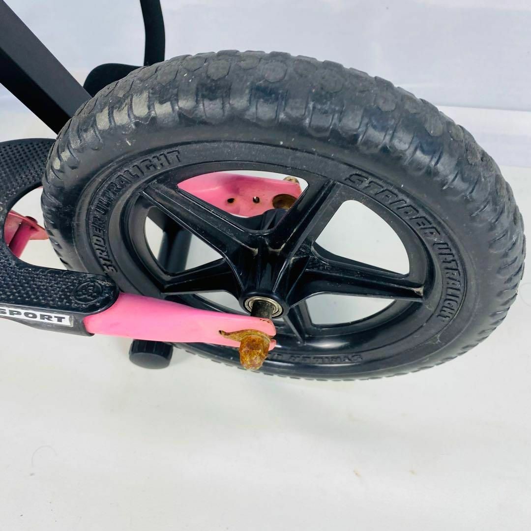 STRIDA(ストライダ)のストライダー STRIDER スポーツモデル ピンク 12型 ランニングバイク キッズ/ベビー/マタニティの外出/移動用品(自転車)の商品写真