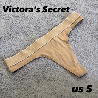 ヴィクトリアズシークレット(Victoria's Secret)のVictora's SecretヴィクトリアシークレットショーツTバックベージュ(ショーツ)