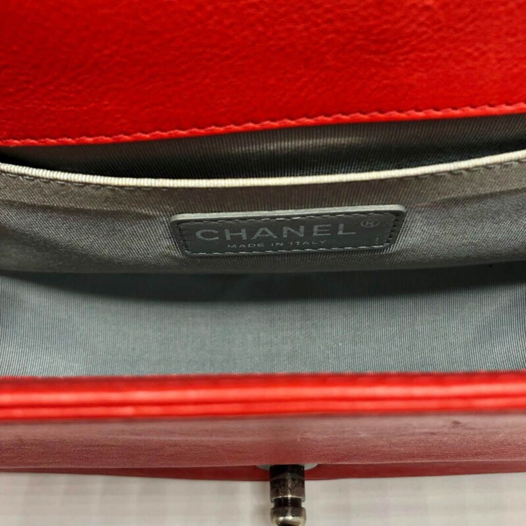 CHANEL(シャネル)の　シャネル CHANEL ボーイシャネル25 レッド×SV金具 カーフ ユニセックス ショルダーバッグ レディースのバッグ(ショルダーバッグ)の商品写真