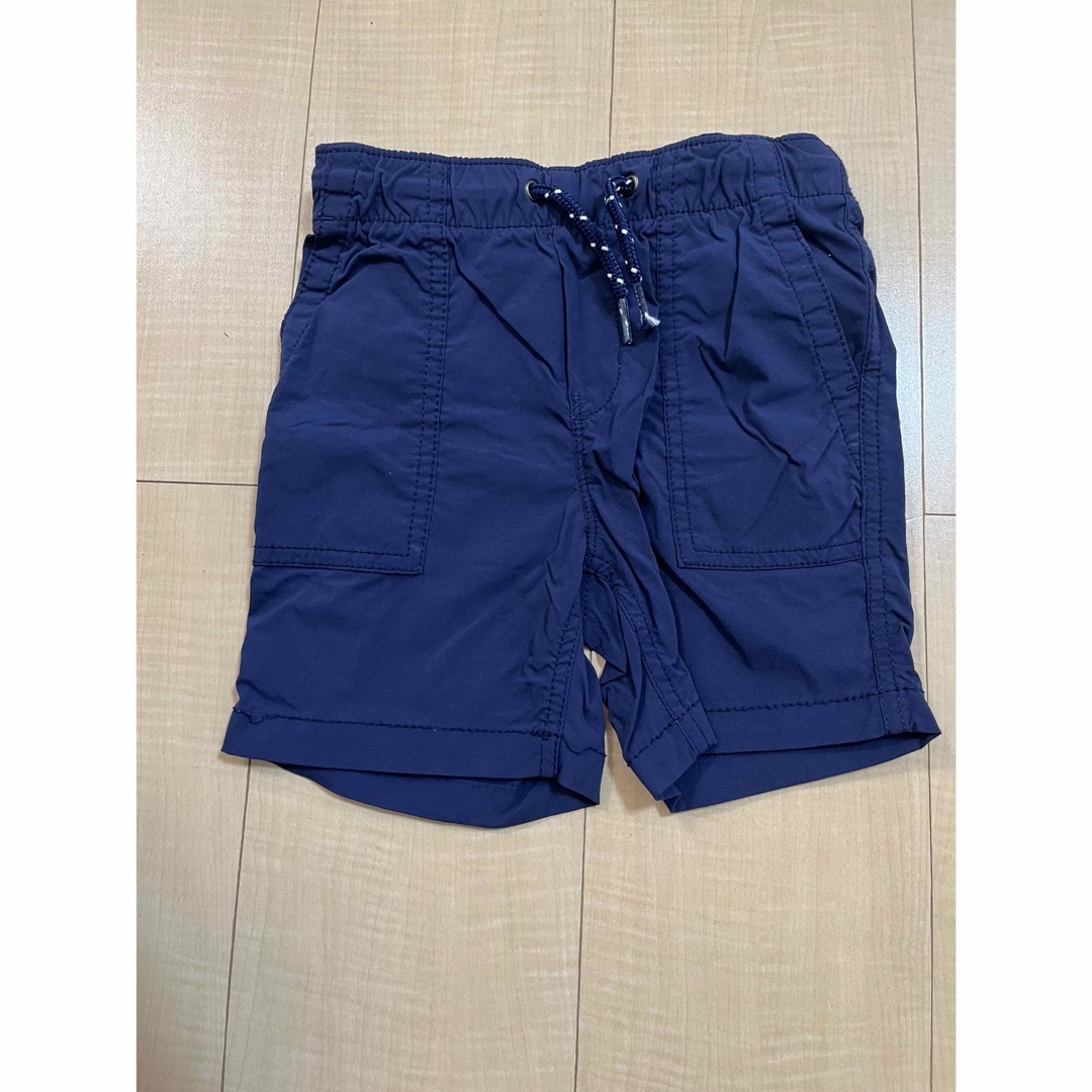 babyGAP(ベビーギャップ)のbaby GAP ショートパンツ　95センチ キッズ/ベビー/マタニティのキッズ服男の子用(90cm~)(パンツ/スパッツ)の商品写真