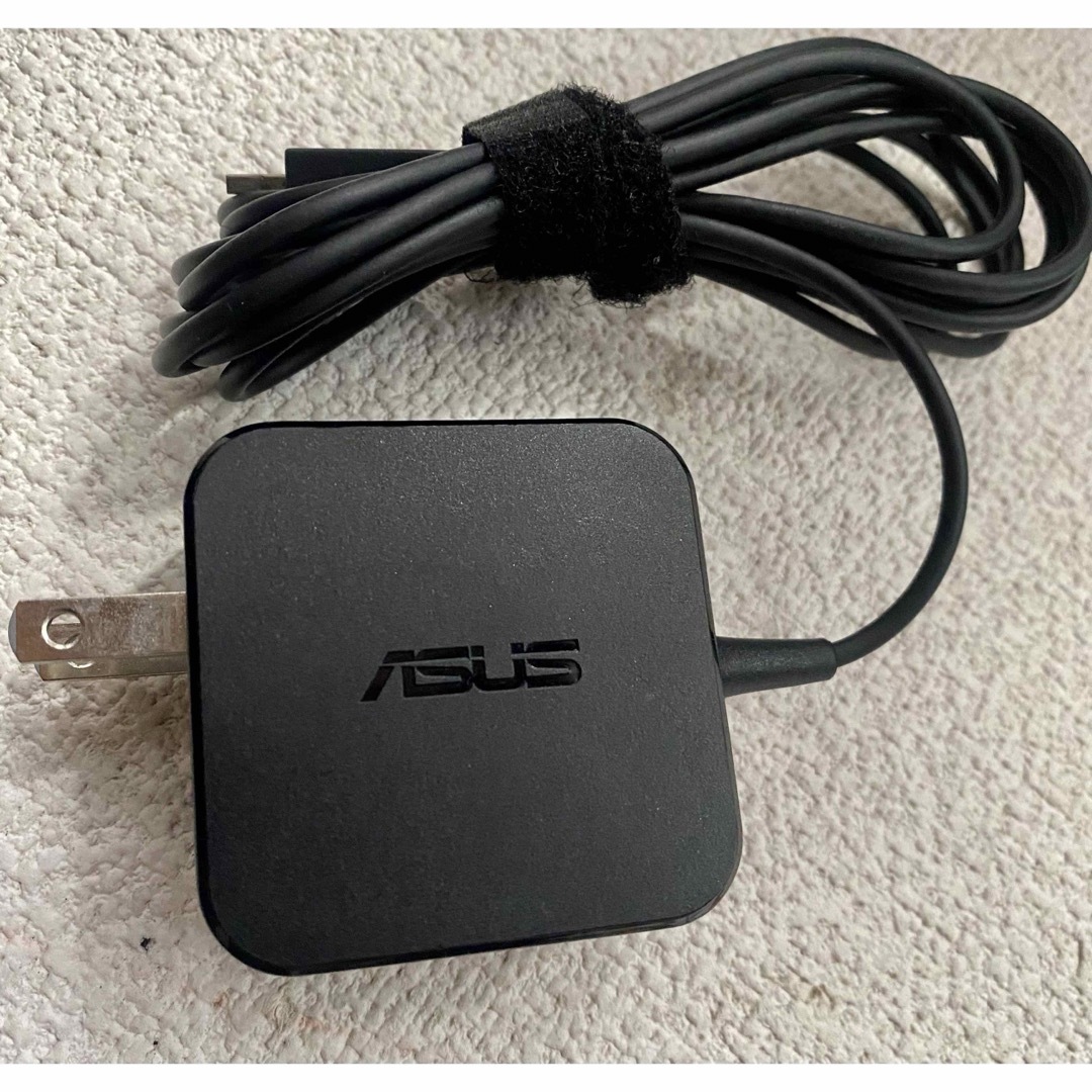 ASUS(エイスース)の☆送料込☆中古純正品ASUAエイスースアダプター19V 1.75A角タイプ スマホ/家電/カメラのPC/タブレット(PC周辺機器)の商品写真