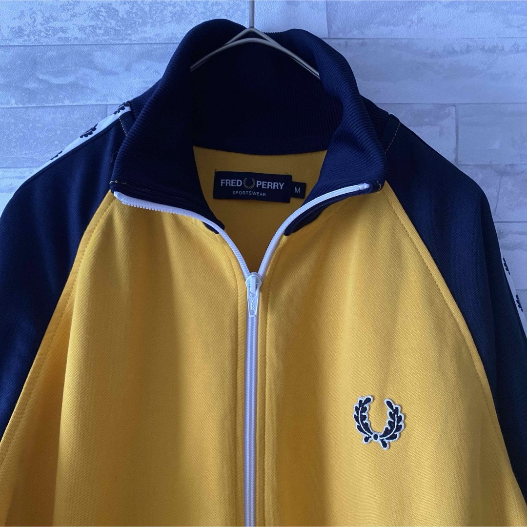 FRED PERRY(フレッドペリー)の★希少カラー★ フレッドペリー ポルトガル製 ジャージ　Mサイズ メンズのトップス(ジャージ)の商品写真