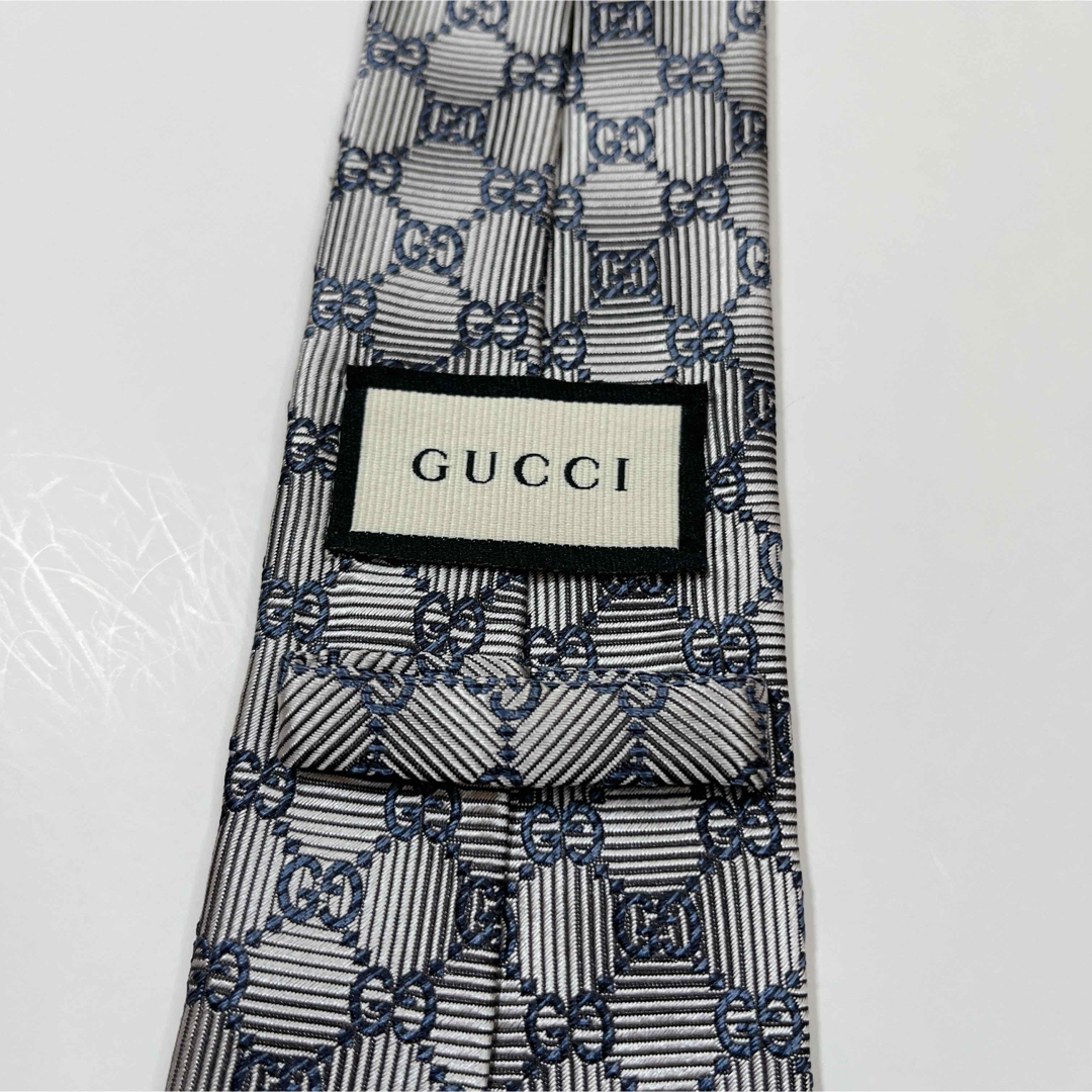 Gucci(グッチ)の美品 現行タグ グッチ ネクタイ ハイブランド GG柄 インターロッキング 光沢 メンズのファッション小物(ネクタイ)の商品写真