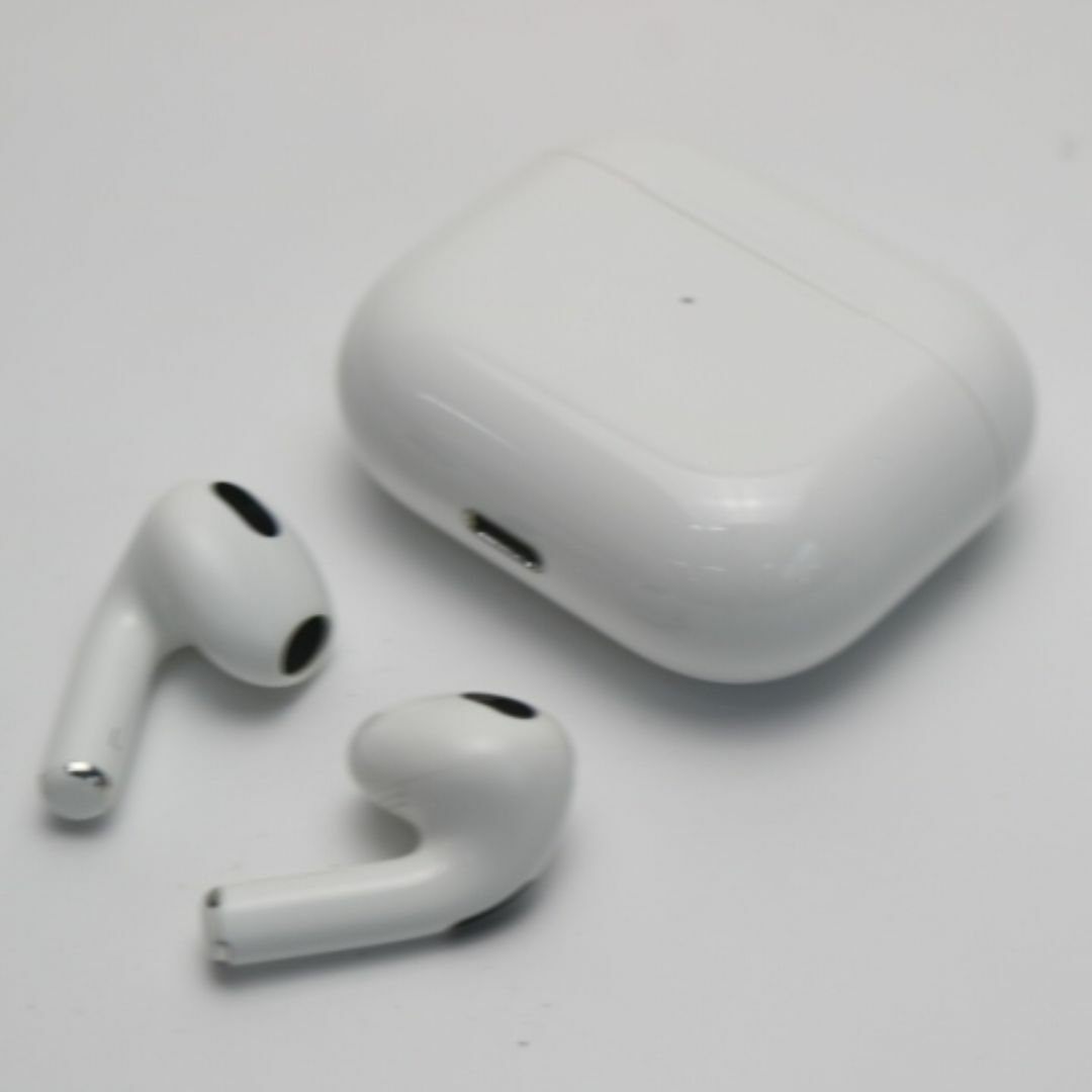 Apple(アップル)のAirPods 第3世代   M777 スマホ/家電/カメラのオーディオ機器(ヘッドフォン/イヤフォン)の商品写真