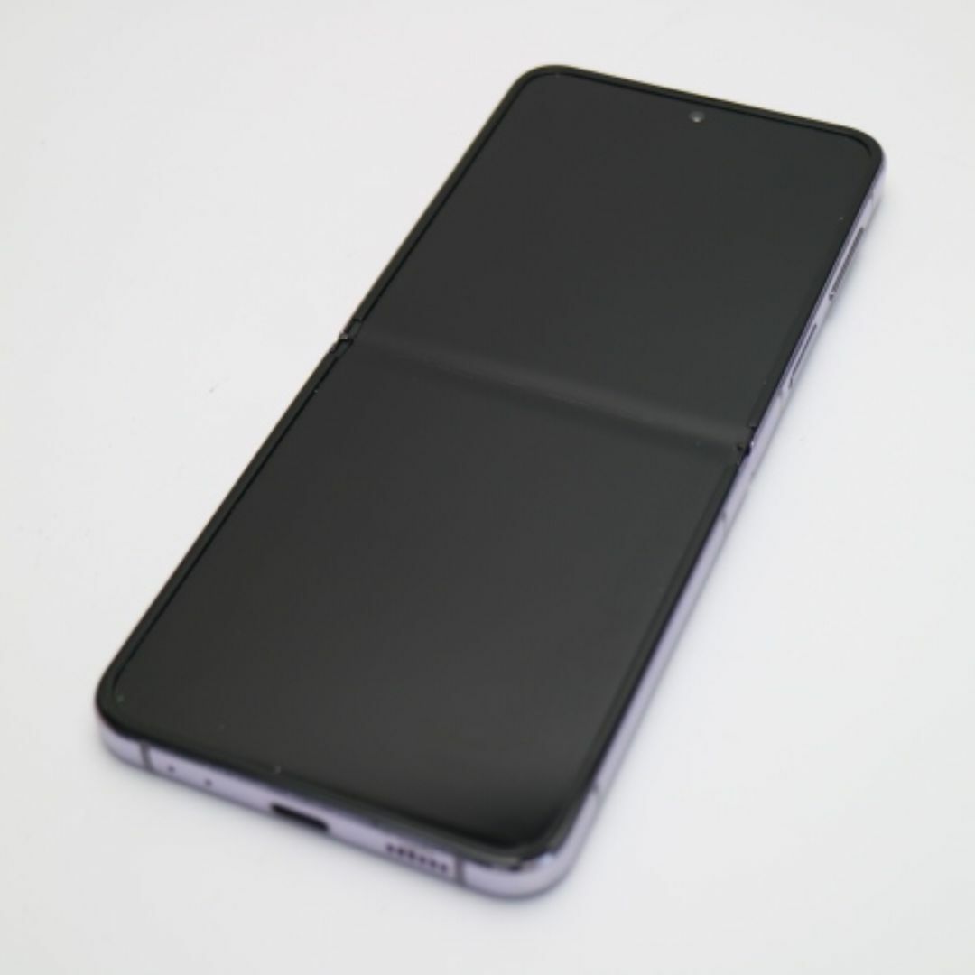 Galaxy(ギャラクシー)の超美品 Galaxy Z Flip4 SC-54C パープル M777 スマホ/家電/カメラのスマートフォン/携帯電話(スマートフォン本体)の商品写真