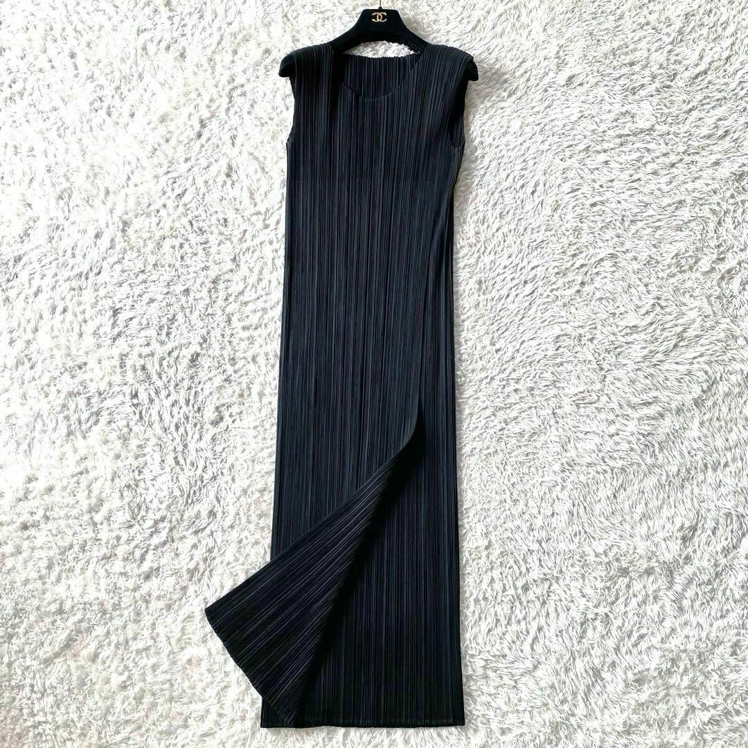 PLEATS PLEASE ISSEY MIYAKE(プリーツプリーズイッセイミヤケ)の未使用級　プリーツプリーズ　マキシ丈　ロング　ワンピース　黒　ブラック2 M レディースのワンピース(ロングワンピース/マキシワンピース)の商品写真