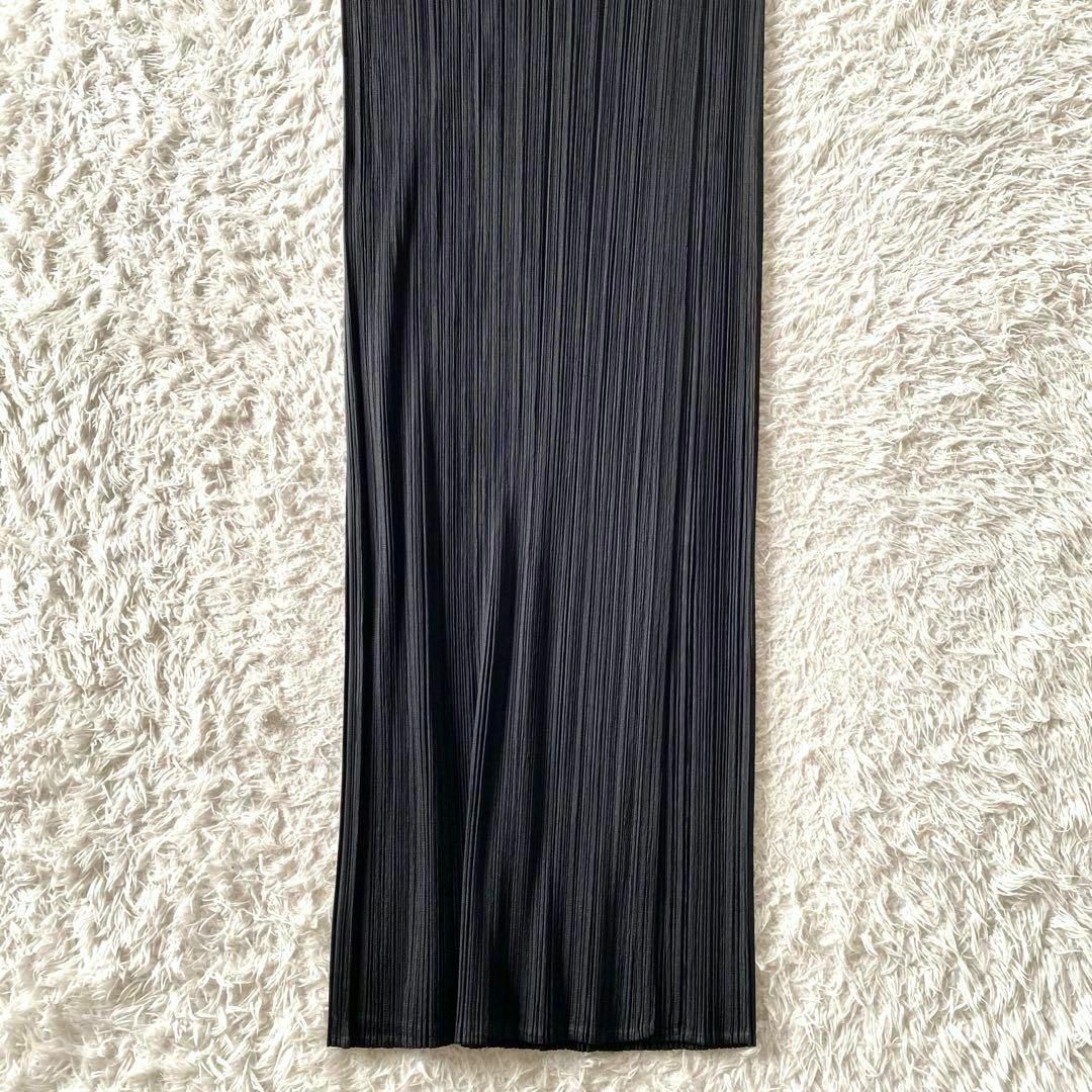 PLEATS PLEASE ISSEY MIYAKE(プリーツプリーズイッセイミヤケ)の未使用級　プリーツプリーズ　マキシ丈　ロング　ワンピース　黒　ブラック2 M レディースのワンピース(ロングワンピース/マキシワンピース)の商品写真