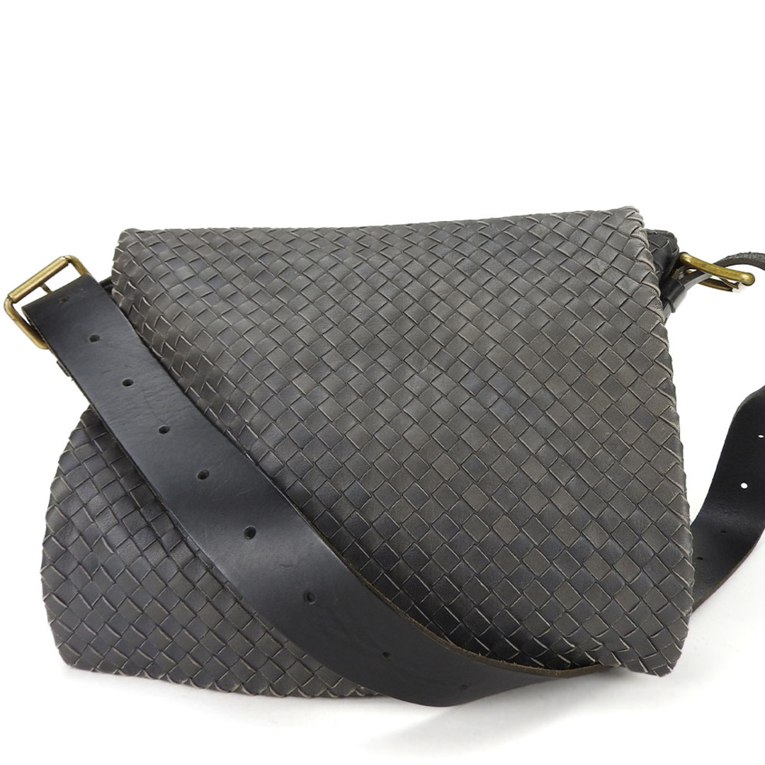 Bottega Veneta(ボッテガヴェネタ)の【中古】 ボッテガヴェネタ ショルダーバッグ イントレチャート 161314 レザー ダークグレー ゴールド金具 斜め掛け レディース メンズ BOTTEGAVENETA レディースのバッグ(ショルダーバッグ)の商品写真