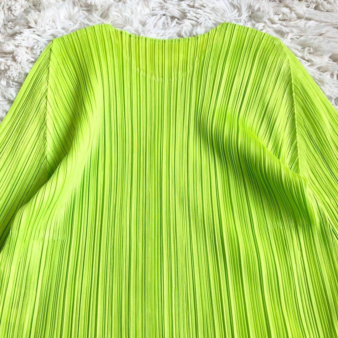 PLEATS PLEASE ISSEY MIYAKE(プリーツプリーズイッセイミヤケ)のおまとめ　プリーツプリーズ ワンピース ライム L スリット　グレーチュニック レディースのワンピース(ひざ丈ワンピース)の商品写真