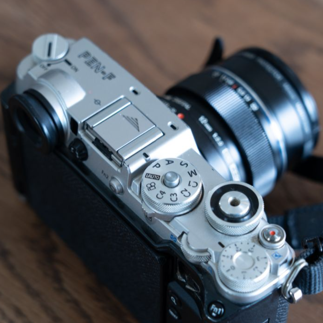 OLYMPUS - OLYMPUS PEN -F シルバー+ZUIKOレンズ2本セットの通販 by OLYMPUS - OLYMPUS PEN -F シルバー+ZUIKOレンズ2本セットの通販 by