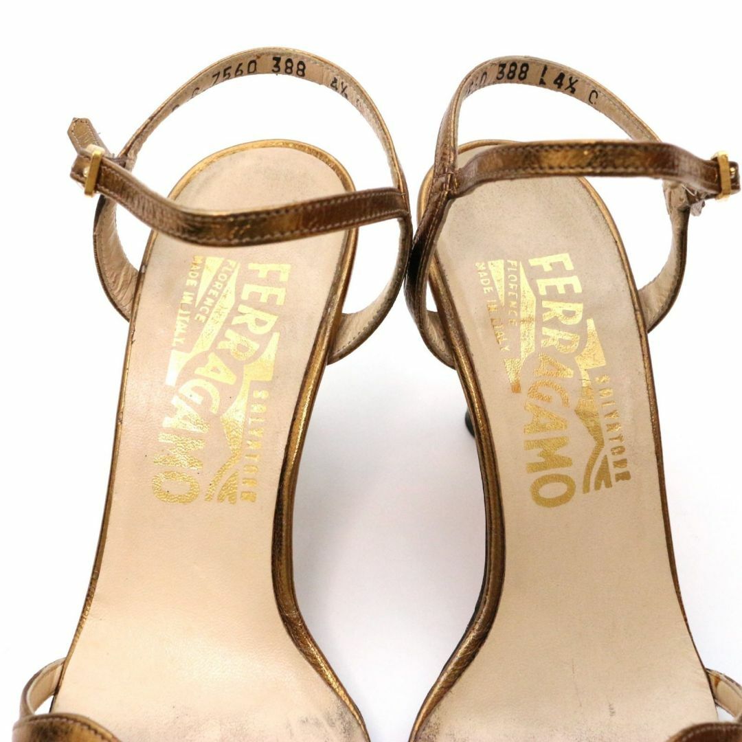 Salvatore Ferragamo(サルヴァトーレフェラガモ)のフェラガモ パンプス 靴 シューズ 4 1/2 レザー 本革 ゴールド ブロンズ レディースの靴/シューズ(ミュール)の商品写真