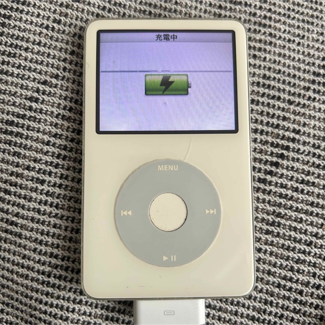 Apple(アップル)の【ジャンク】iPod classic ✰ 30GB （MODEL：A1136） スマホ/家電/カメラのオーディオ機器(ポータブルプレーヤー)の商品写真