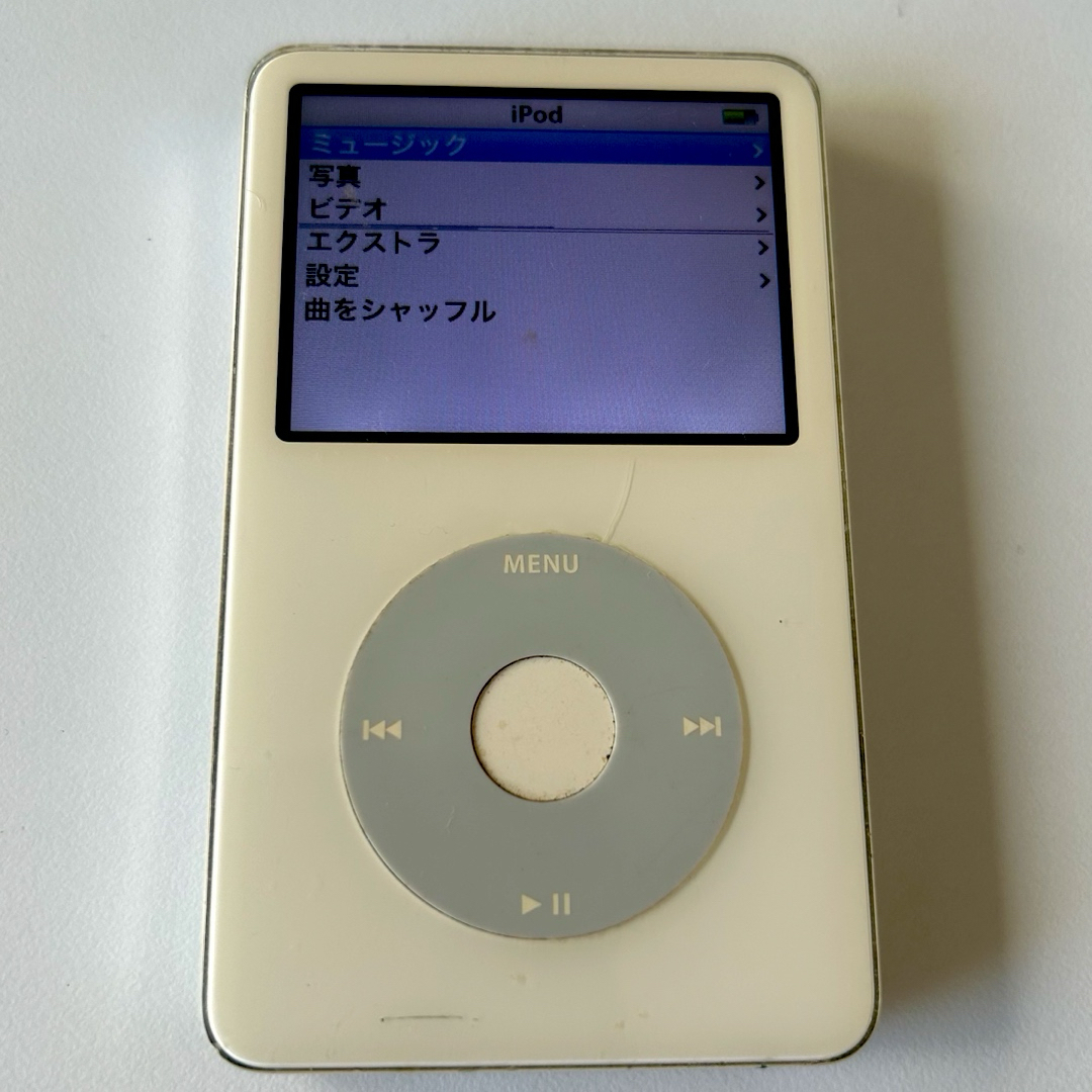 Apple(アップル)の【ジャンク】iPod classic ✰ 30GB （MODEL：A1136） スマホ/家電/カメラのオーディオ機器(ポータブルプレーヤー)の商品写真