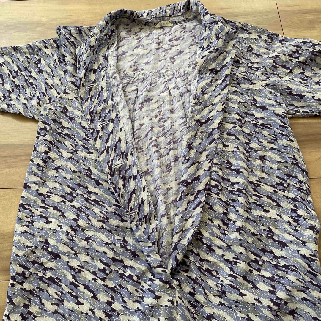 婦人服 ハーフボタン 半袖ロングシャツ 半袖ブラウス　古着屋で購入 レディースのトップス(シャツ/ブラウス(半袖/袖なし))の商品写真