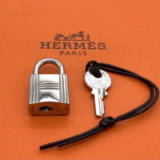 エルメス(Hermes)の新型同様　エルメス　カデナ　南京錠　鍵　no.101  男女共用　(キーホルダー)