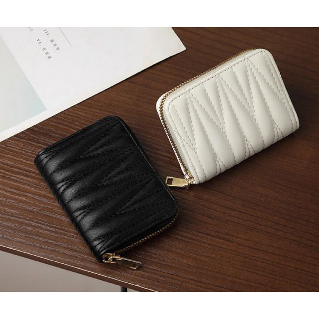 カードケース　じゃばら　ホワイト　コインケース　ミニ財布　韓国 レディースのファッション小物(パスケース/IDカードホルダー)の商品写真