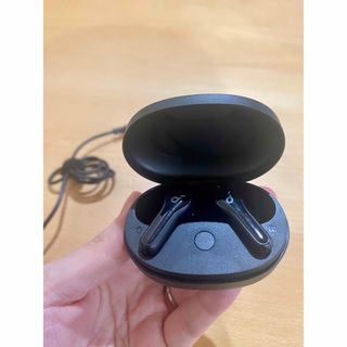 【美品】Bluetooth イヤホン　ワイヤレスイヤホン　黒　両耳(ストラップ/イヤホンジャック)