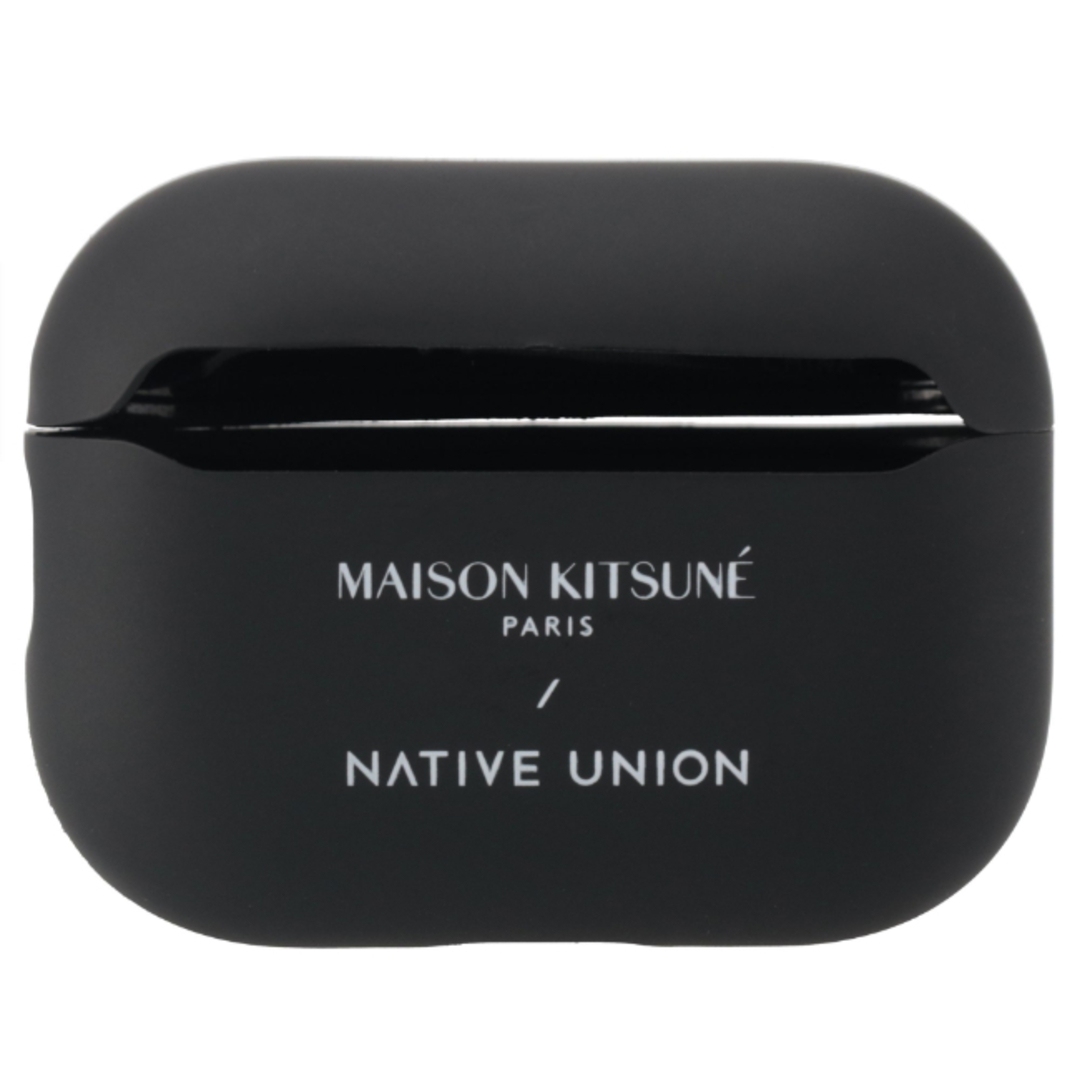 MAISON KITSUNE'(メゾンキツネ)のメゾンキツネ/MAISON KITSUNE ガジェットケース メンズ TAILLE UNIQUE AirPodsproケース BLACK APPRO2BLKAOF-0013-P198 _0410ff スマホ/家電/カメラのスマホアクセサリー(その他)の商品写真