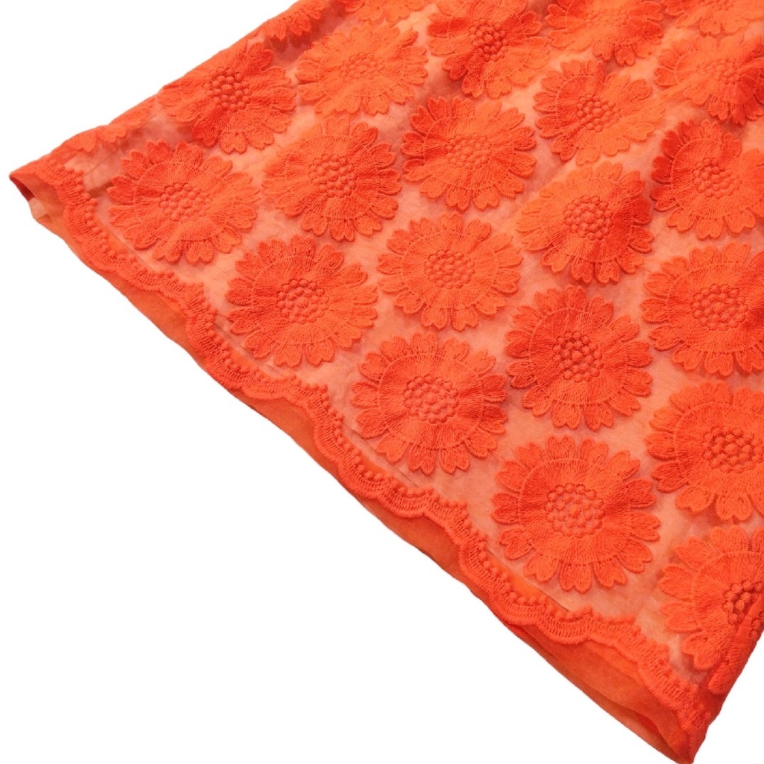 BAUM UND PFERDGARTEN(バウムウンドヘルガーデン)の美品 ✿ バウムウンドヘルガーデン 花柄 刺繍 レース スカート オレンジ 膝丈 レディースのスカート(ひざ丈スカート)の商品写真