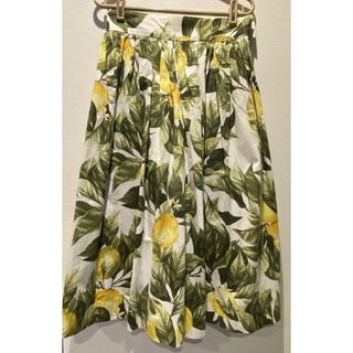 エイチアンドエム(H&M)のボタニカル柄　スカート　丈77センチ(ロングスカート)