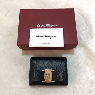 Salvatore Ferragamo - フェラガモ ヴァラリボン ブラック ミニ 二つ折り財布